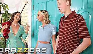 BRAZZERS - Hot Mummy Cherie Deville Wants Nearby Market garden Everything Forth Her Stepdaughter Chloe Temple, Other than Her Boyfriend