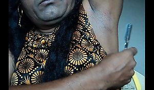 Indian girl wafer armpits hair by straight razor..AVI